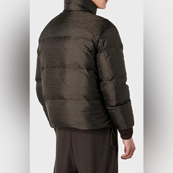 Emporio Armani-Men’s Zip Front Quilted Jacket-6R1B65 1NVSZ-F556-In Solid Medium. - Picture 3 of 13